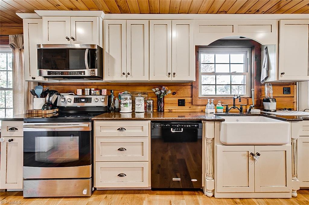 2087 Kivett Council Road Staley, NC 27355 - Photo 10 of 38