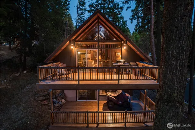 a view of balcony with a deck