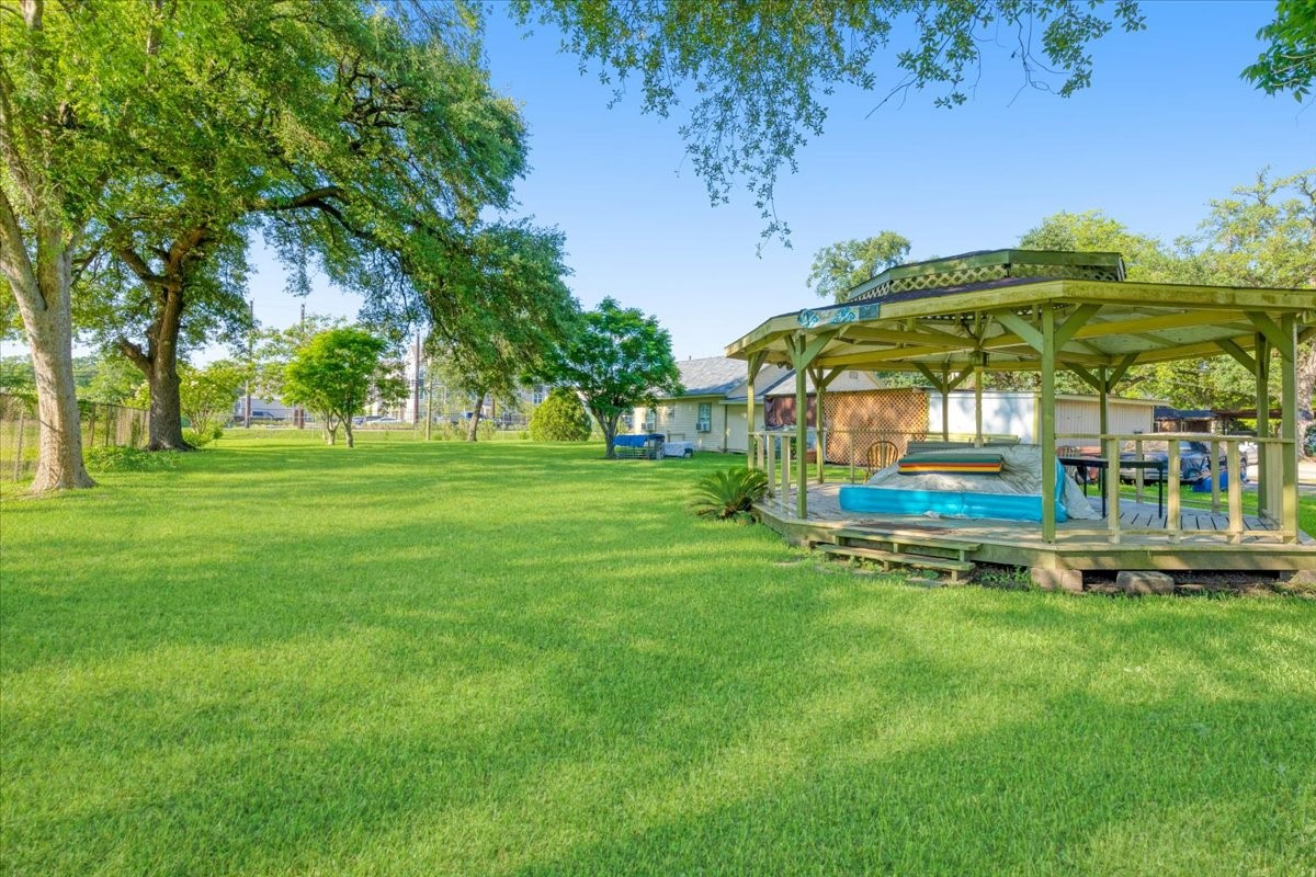 3929 Almeda Genoa Road Houston, TX 77047 - Photo 14 of 25 Pretty gazebo on property