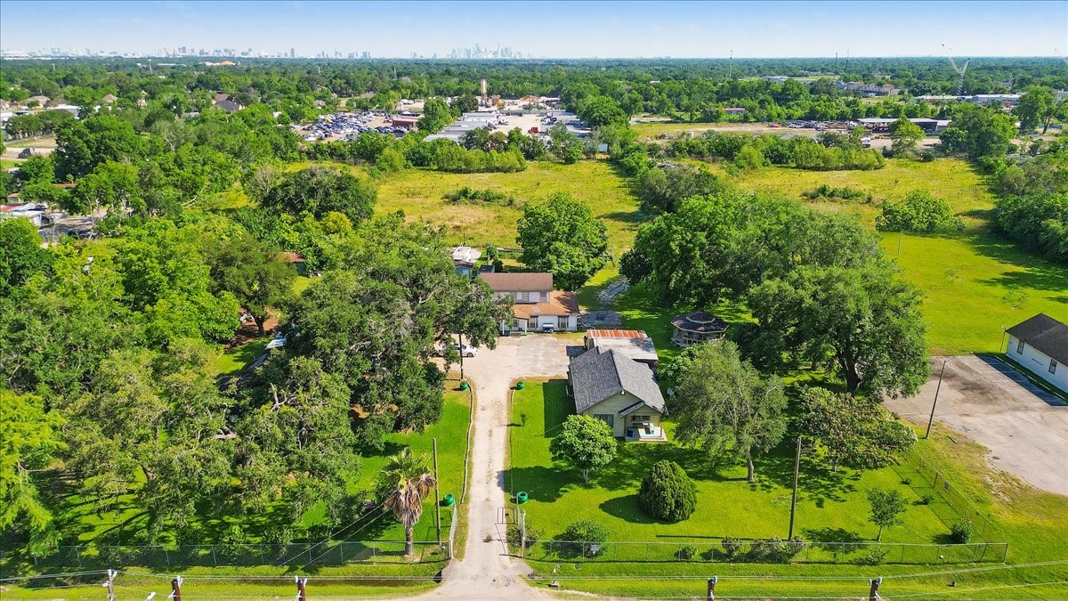 3929 Almeda Genoa Road Houston, TX 77047 - Photo 2 of 25