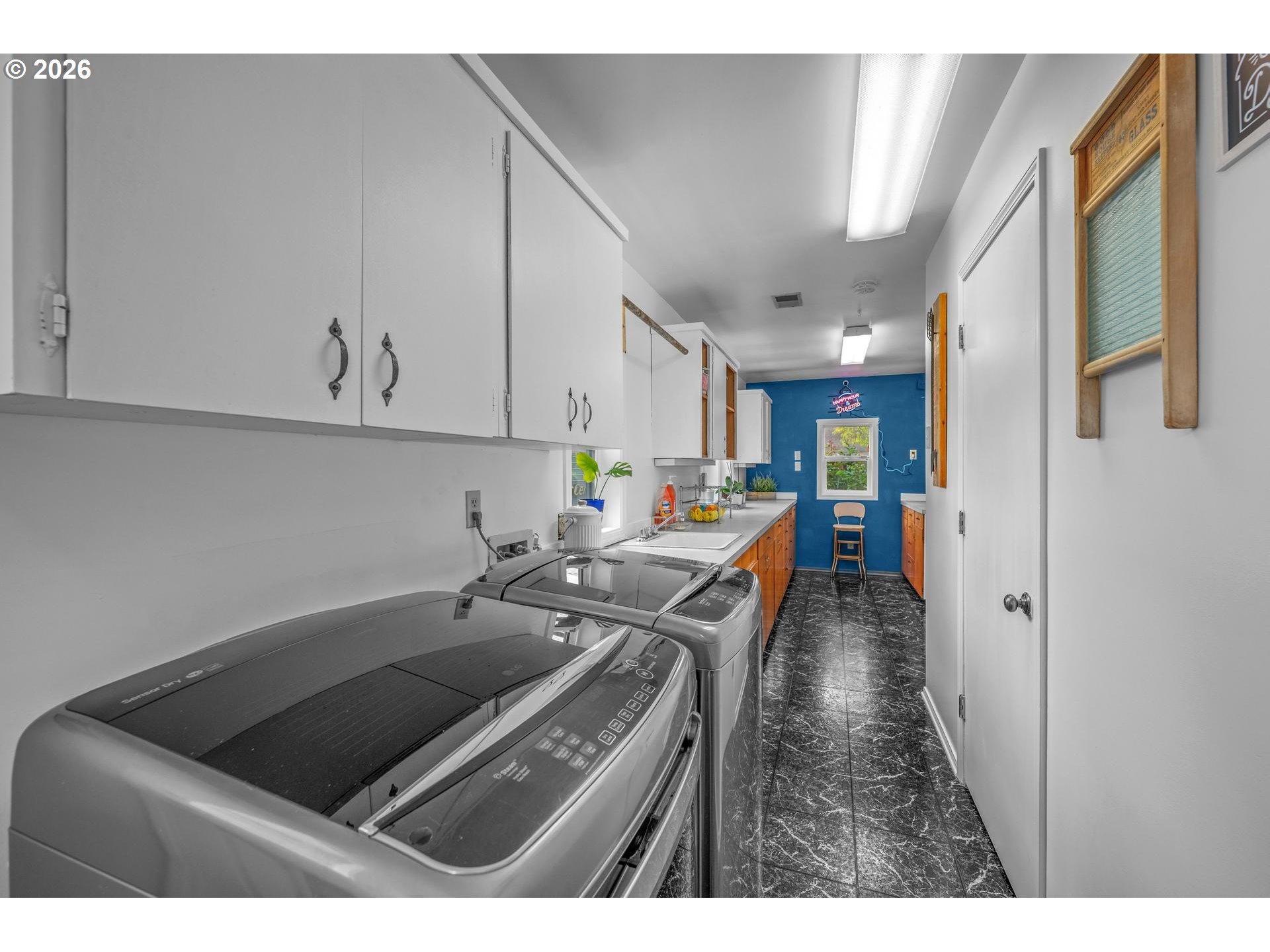 9130 Southwest Borders Street Portland, OR 97223 - Photo 12 of 38
