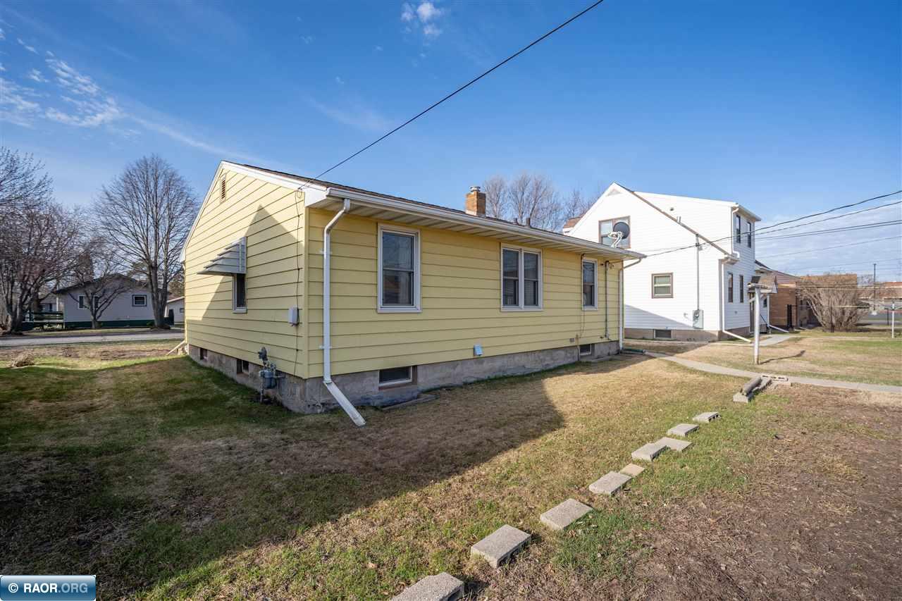 815 South 6th Street Virginia, MN 55792 - Photo 3 of 21