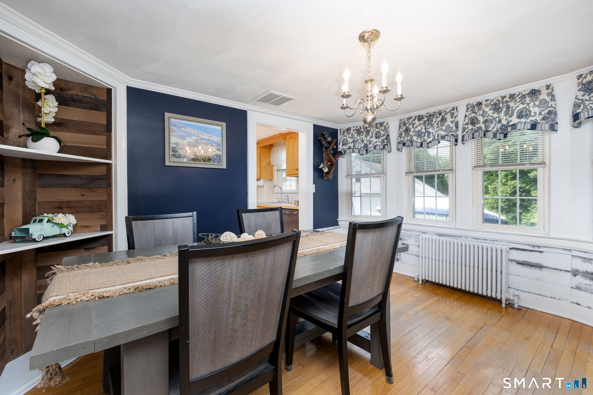 564 Main Street Portland, CT 06480 - Photo 7 of 40 Great flow staying connected to both the living room, and kitchen for easy entertaining