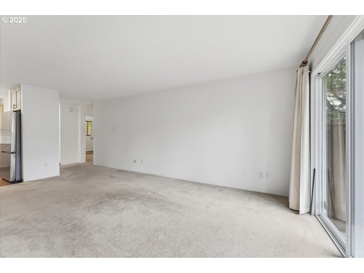 6835 Southwest Capitol Hill Road, Unit 30 Portland, OR 97219 - Photo 15 of 33 a view of empty room