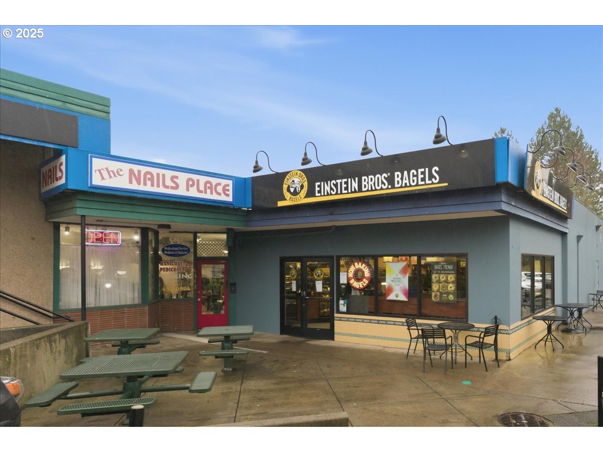 6835 Southwest Capitol Hill Road, Unit 30 Portland, OR 97219 - Photo 24 of 33 a view of an entrance of the building