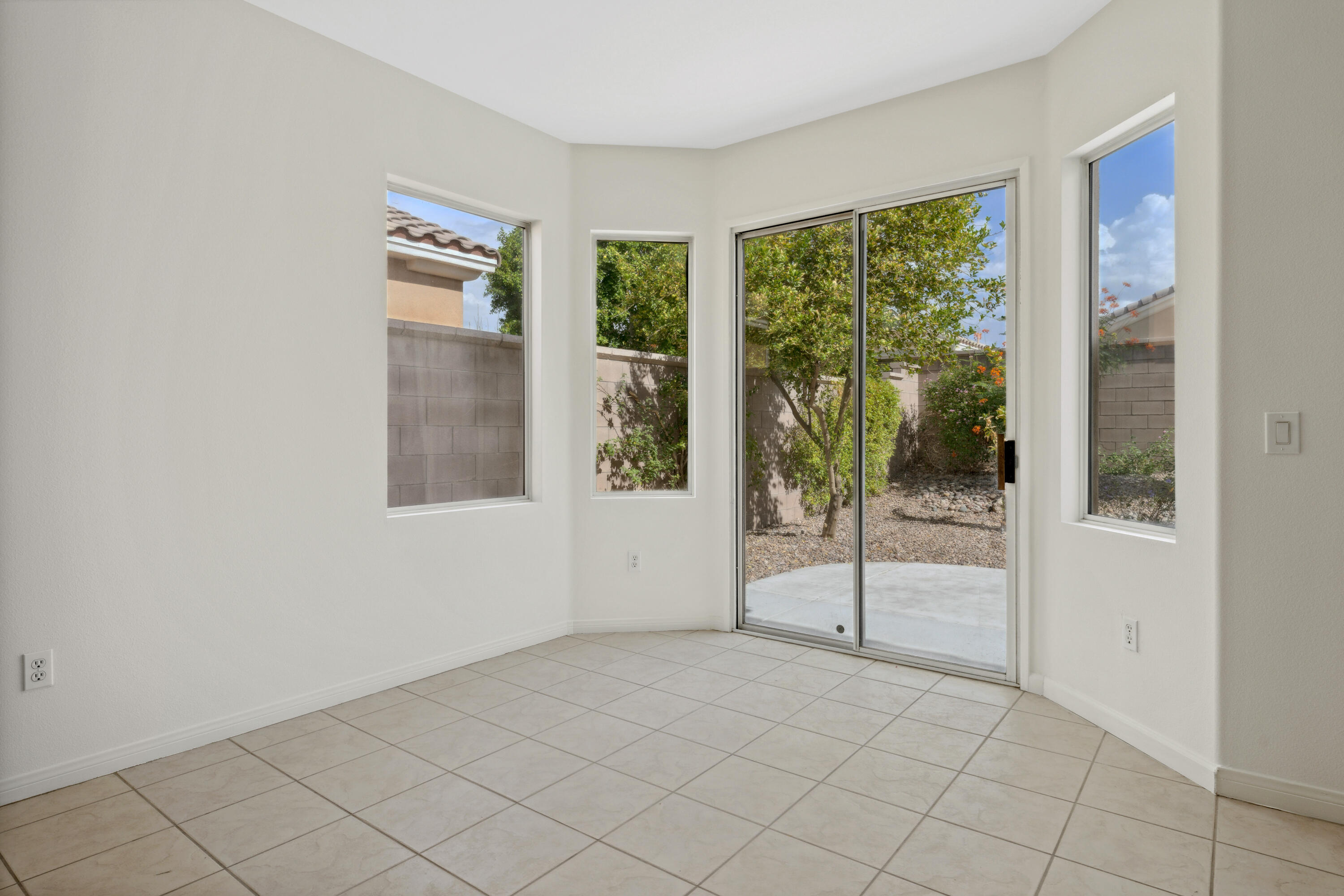 78640 Rainswept Way Palm Desert, CA 92211 - Photo 21 of 37 a view of an empty room and window