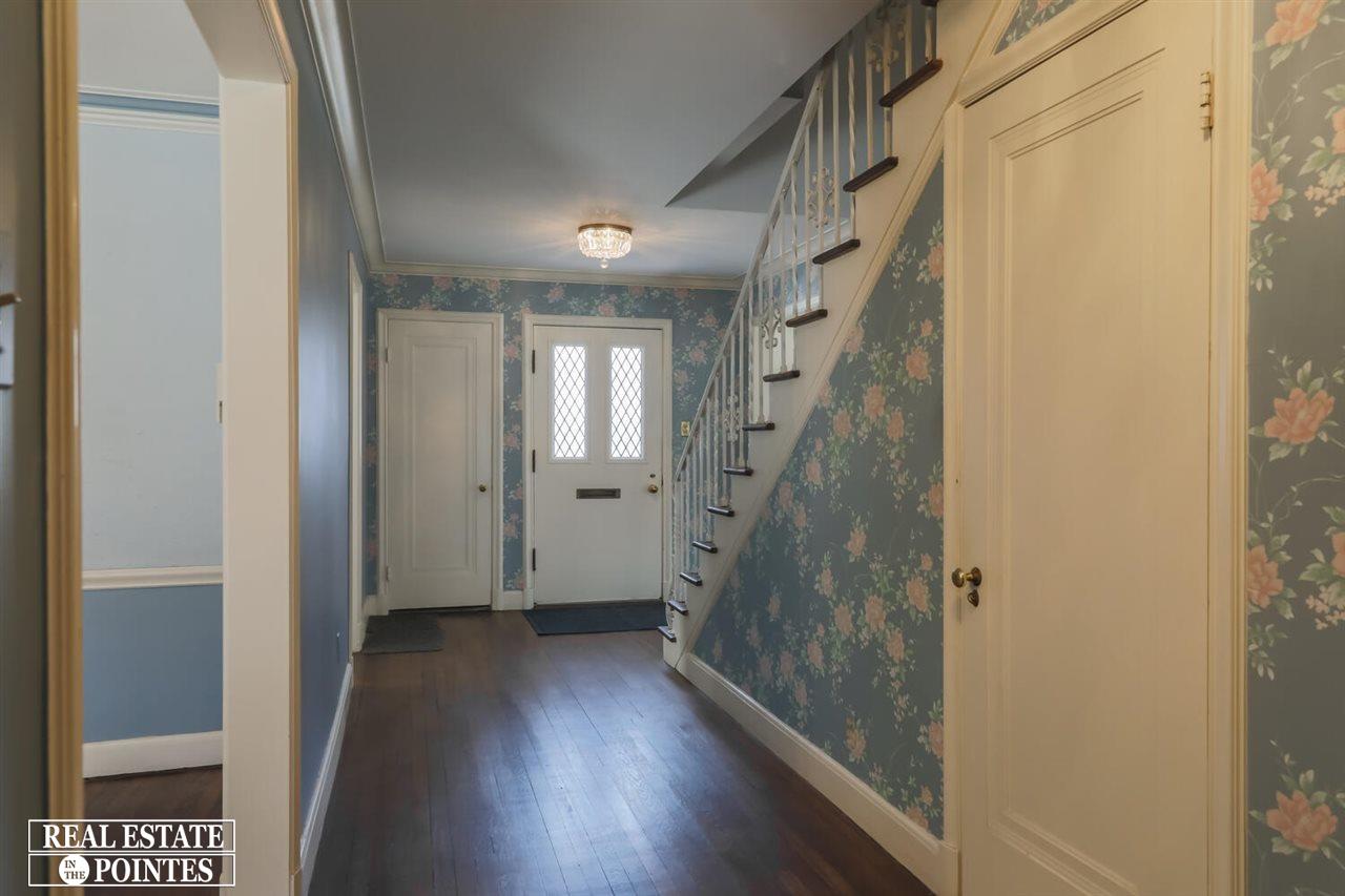 315 Touraine Road Grosse Pointe Farms, MI 48236 - Photo 5 of 33