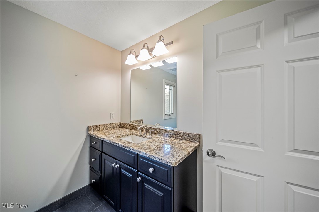 12184 Heath Road Chesterland, OH 44026 - Photo 33 of 41 Hall Bath