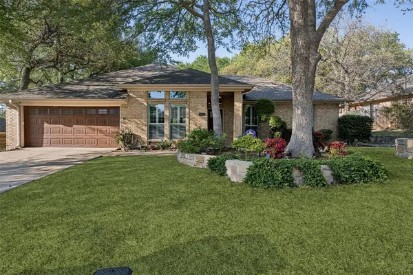 $530,000 | 312 Marseille Drive, Hurst, TX 76054