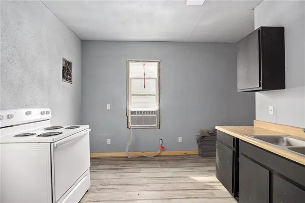 $37,500 | 837 South 22nd Street, St. Joseph, MO 64507