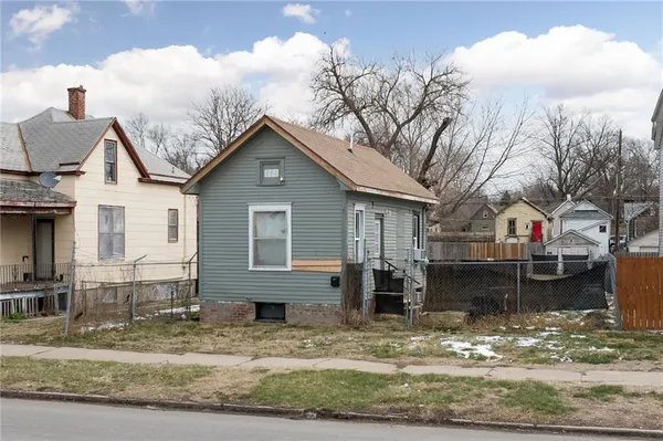$37,500 | 837 South 22nd Street, St. Joseph, MO 64507
