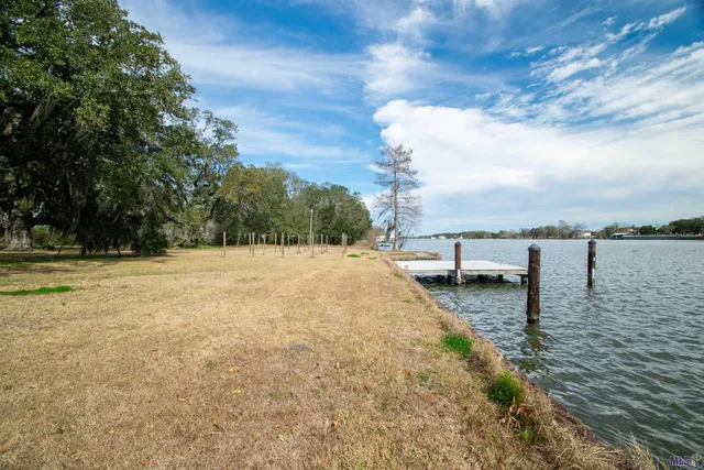 $297,900 | 1086-9a-1 Victoria Riverside Road, Patterson, LA 70392