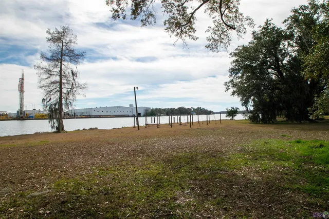 $297,900 | 1086-9a-1 Victoria Riverside Road, Patterson, LA 70392