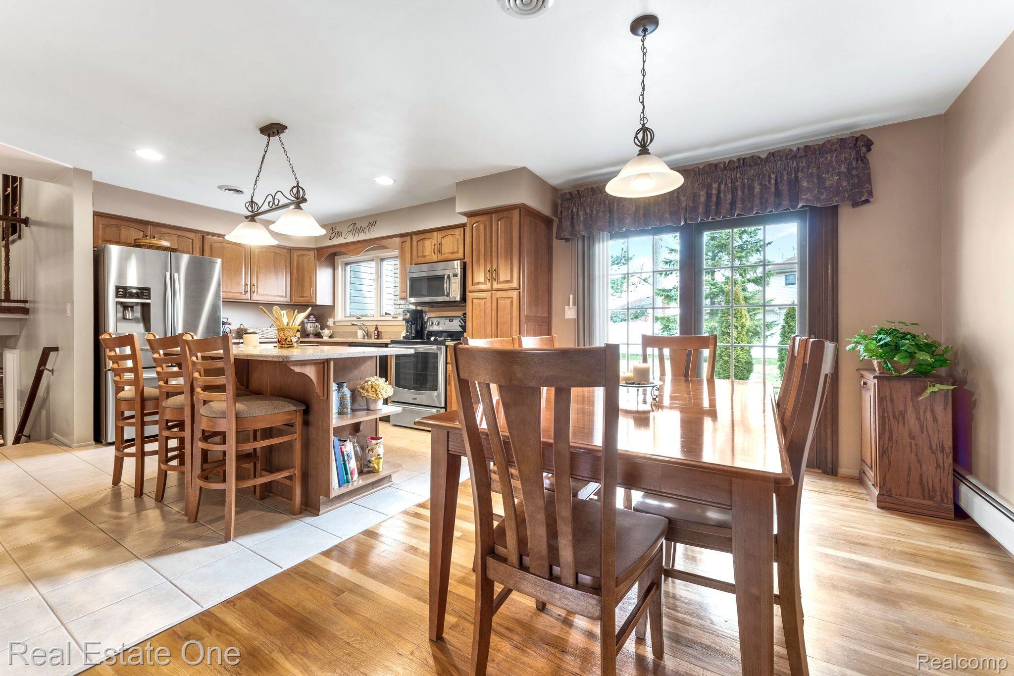 19449 Wedgewood Road Riverview, MI 48193 - Photo 7 of 40 Dining Room