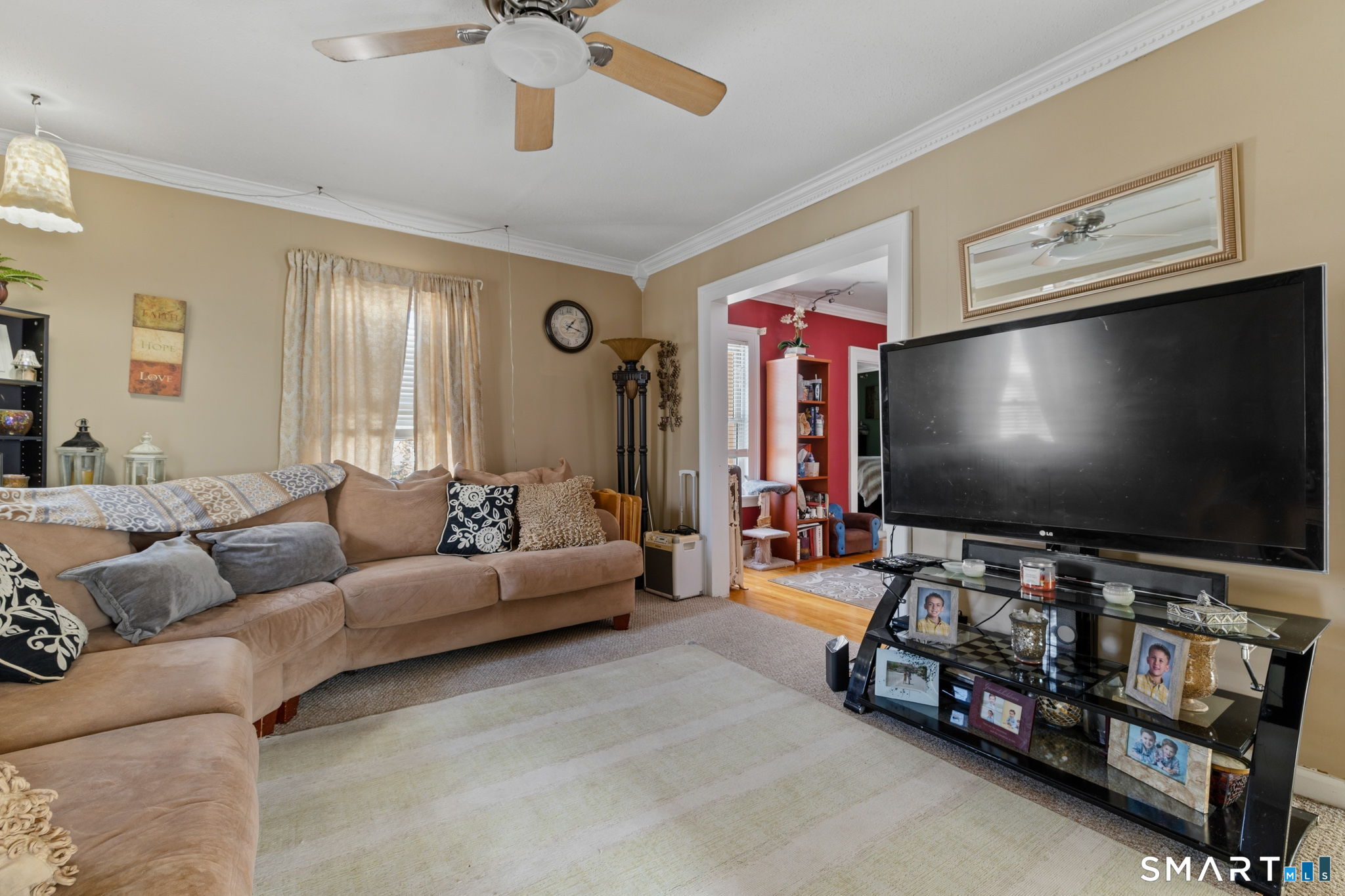 27 Windsor Avenue Meriden, CT 06451 - Photo 12 of 36 Unit #2 Living Room