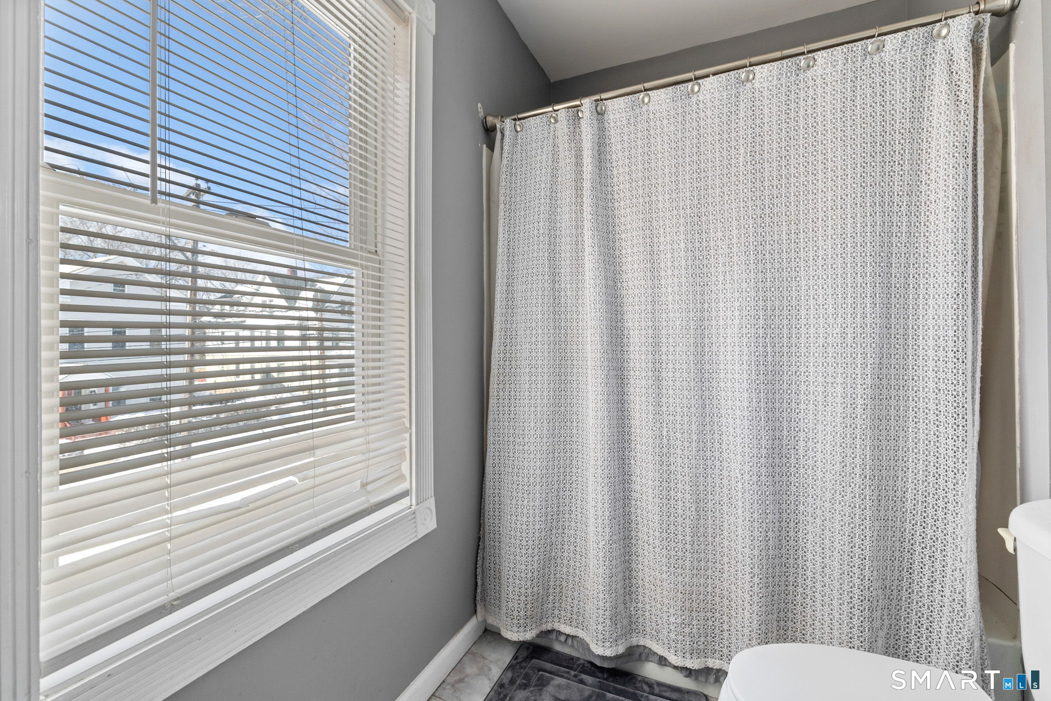 27 Windsor Avenue Meriden, CT 06451 - Photo 18 of 36 Unit #2 bathroom