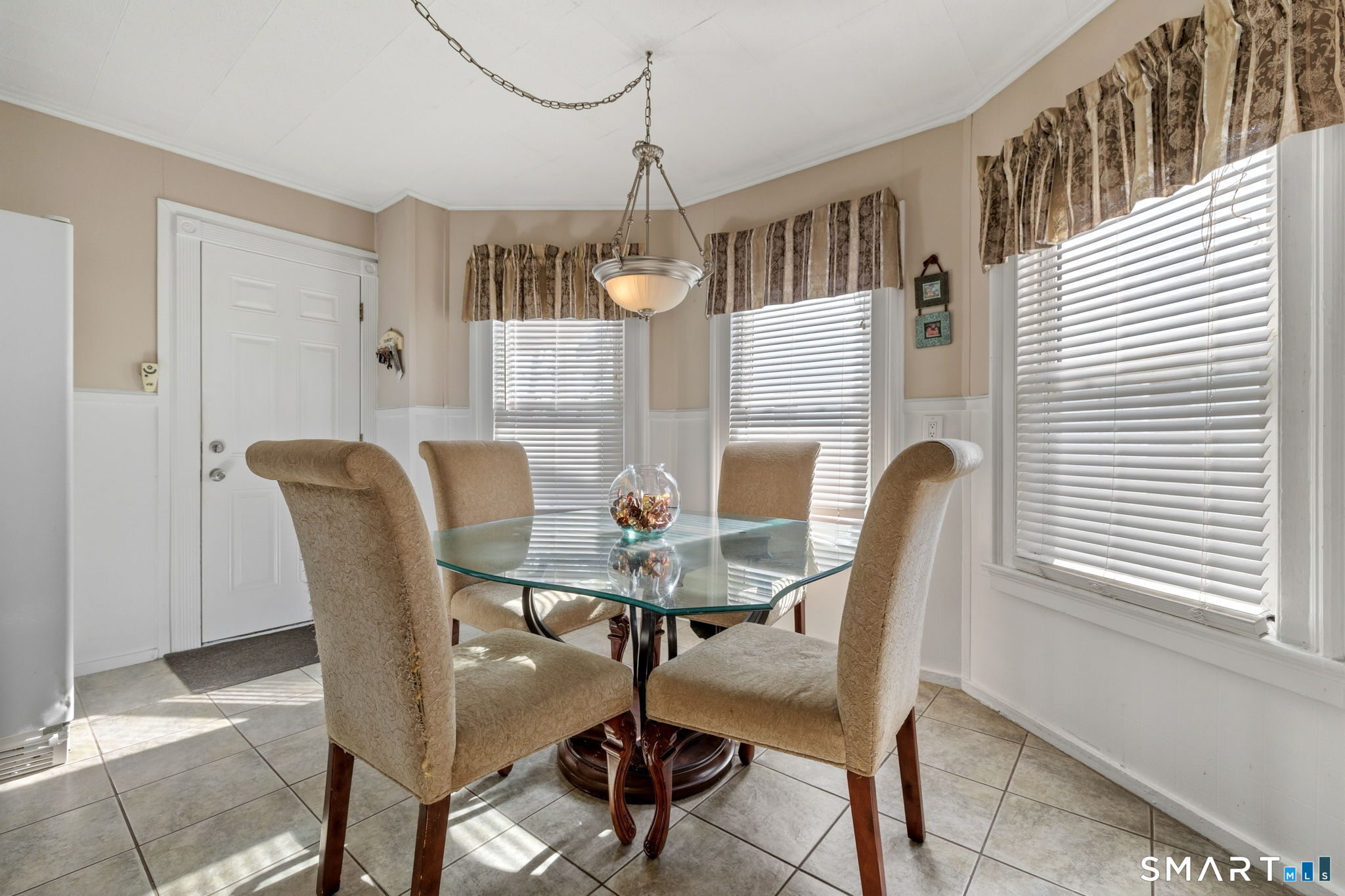 27 Windsor Avenue Meriden, CT 06451 - Photo 2 of 36 Unit #2 kitchen