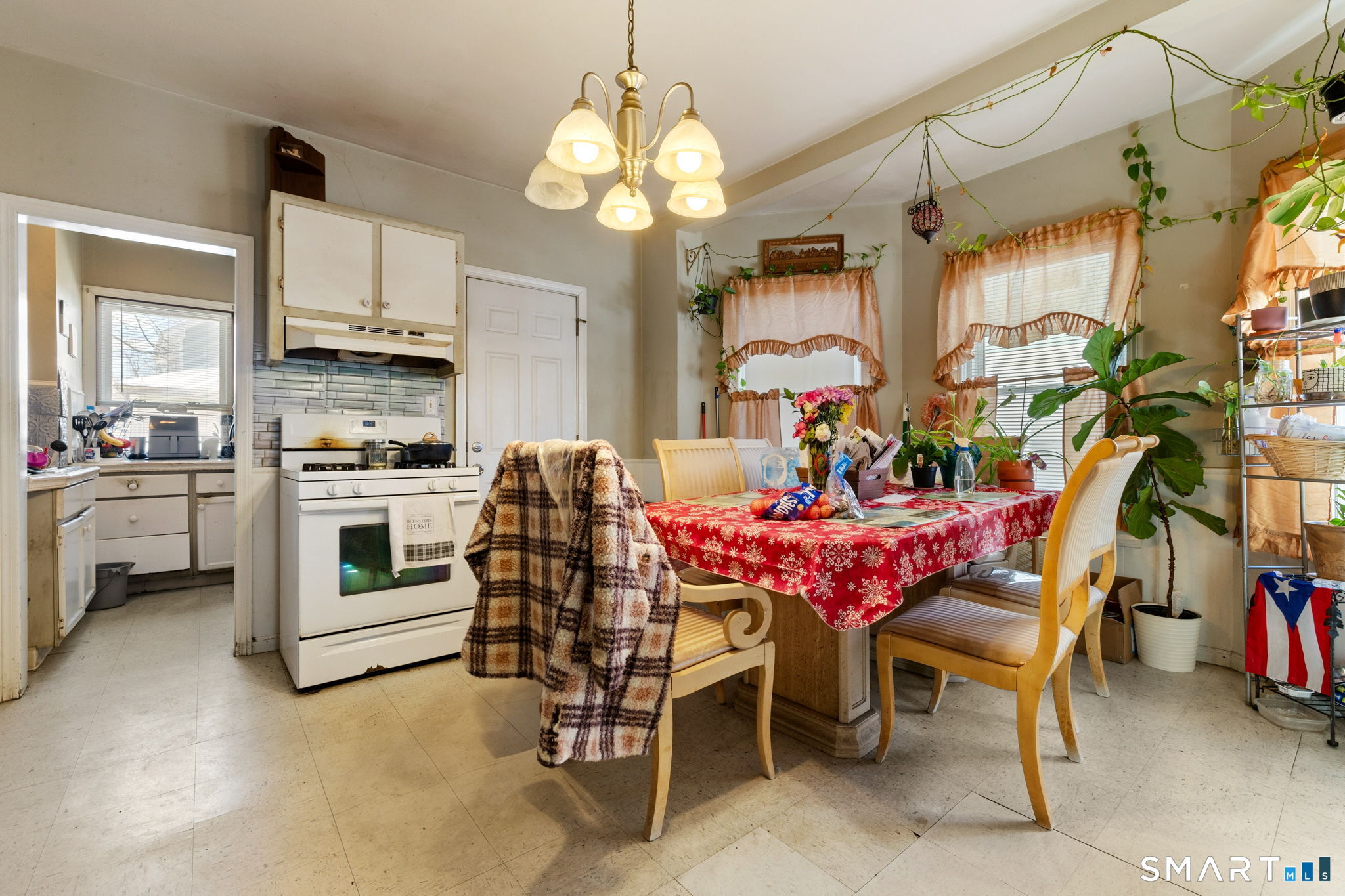 27 Windsor Avenue Meriden, CT 06451 - Photo 28 of 36 Unit #1 Kitchen