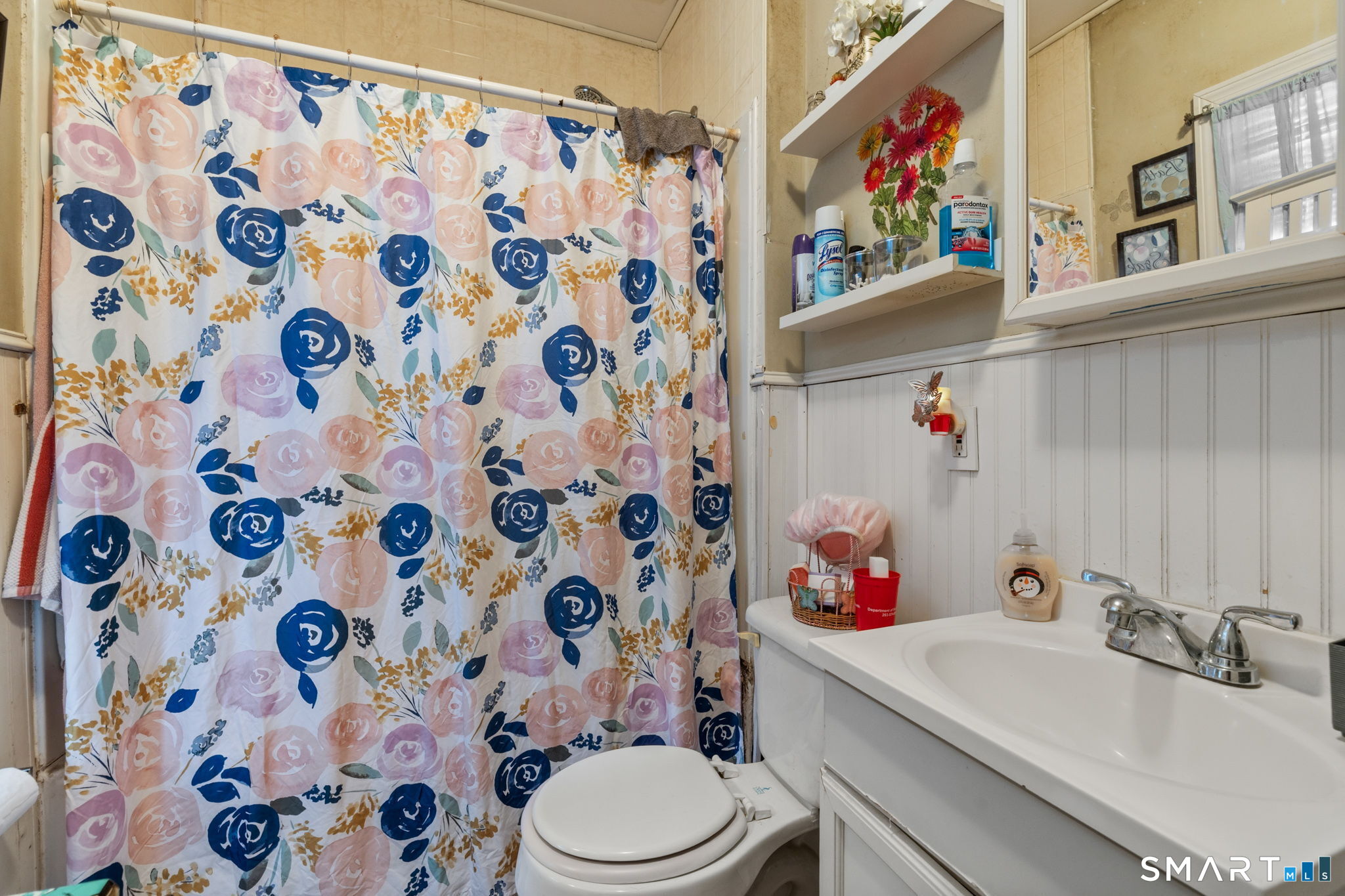 27 Windsor Avenue Meriden, CT 06451 - Photo 32 of 36 Unit #1 bathroom