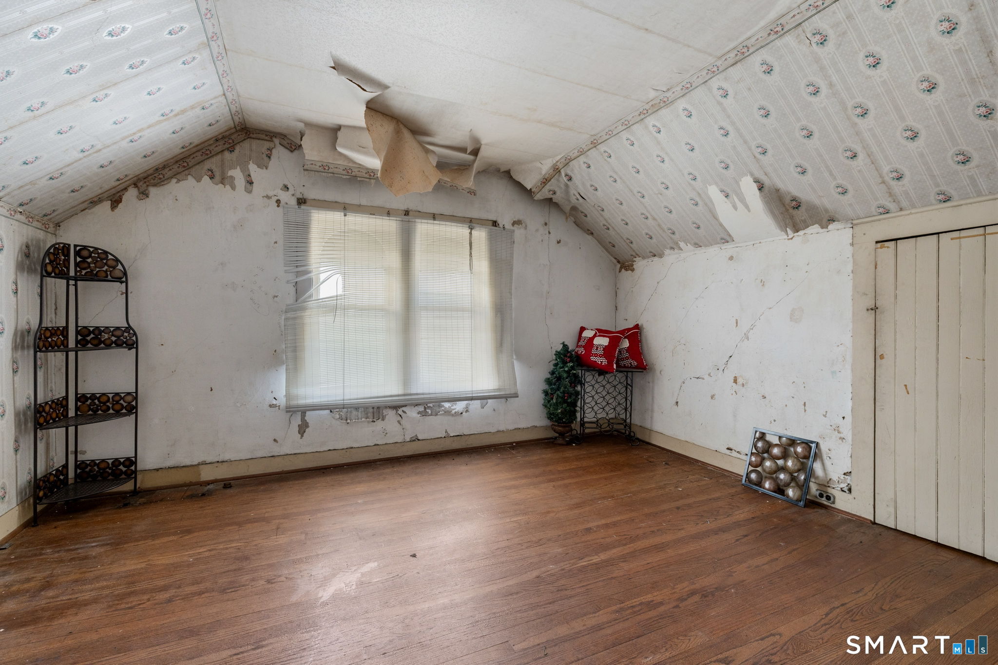 27 Windsor Avenue Meriden, CT 06451 - Photo 34 of 36 Attic bedroom - possible 4th bedroom for unit #2