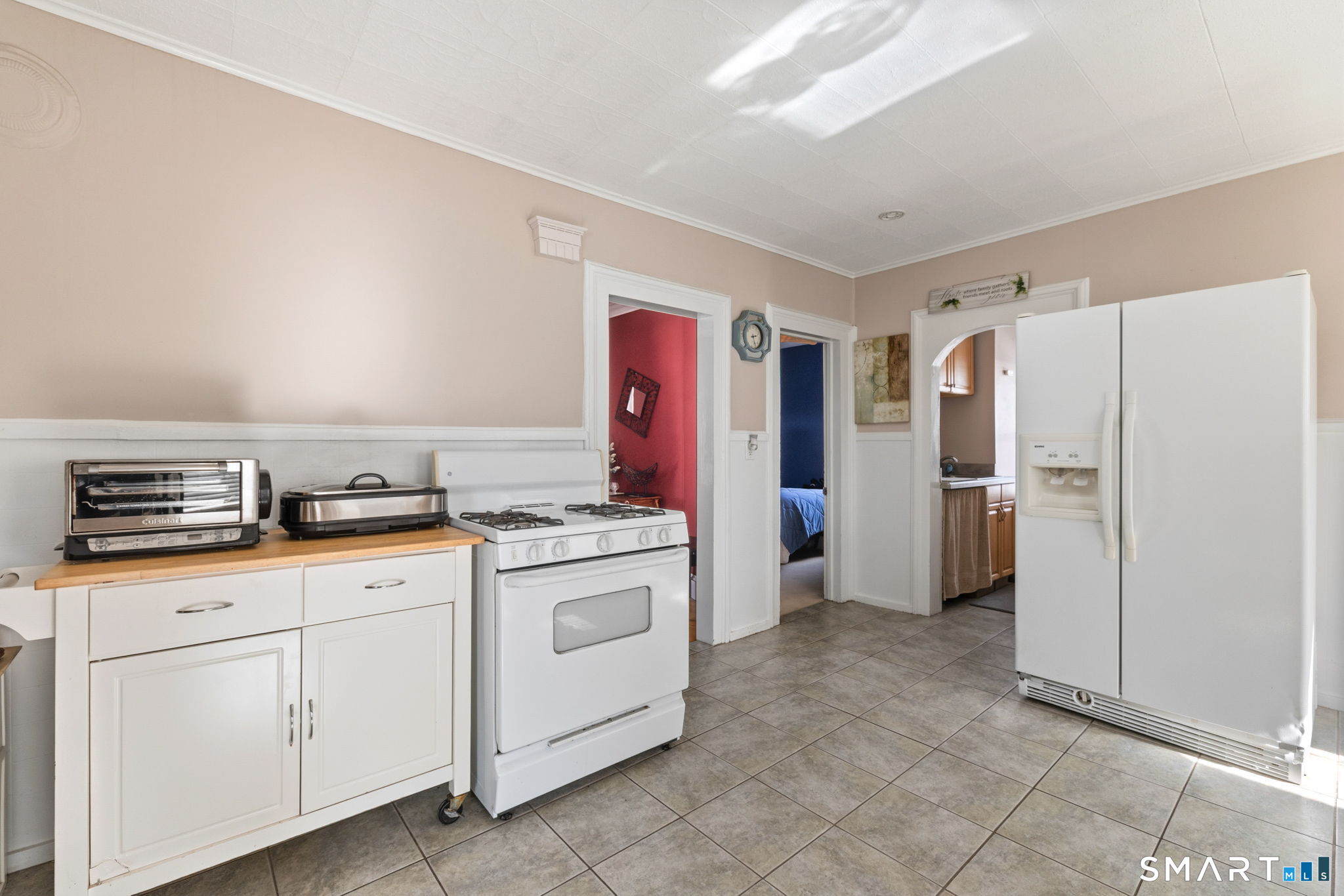 27 Windsor Avenue Meriden, CT 06451 - Photo 6 of 36 Unit #2 kitchen