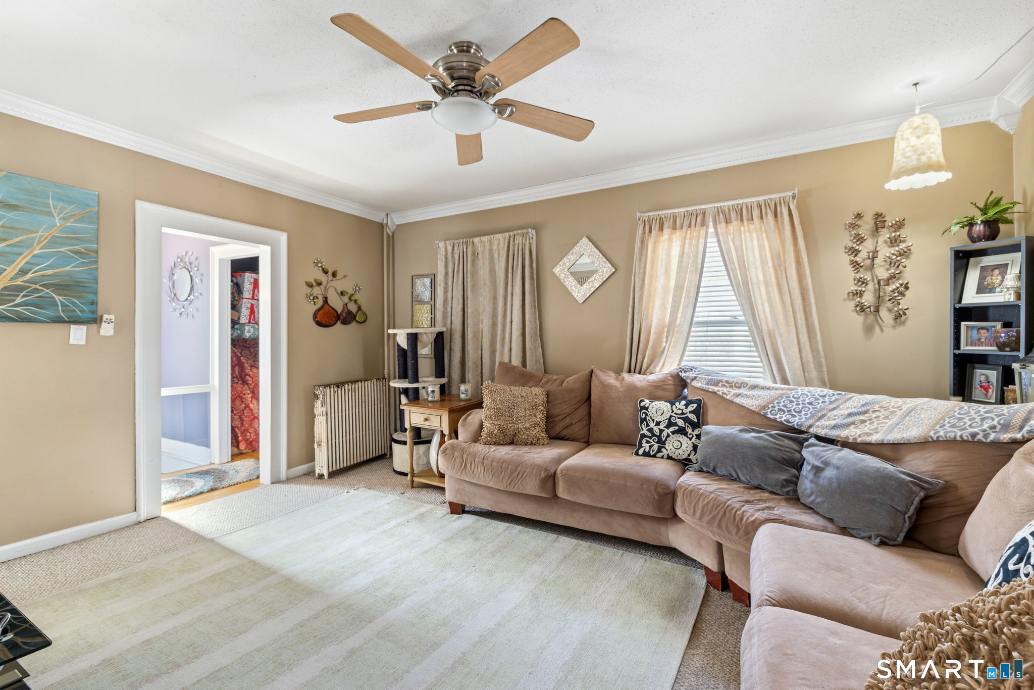 27 Windsor Avenue Meriden, CT 06451 - Photo 10 of 36 Unit #2 Living Room