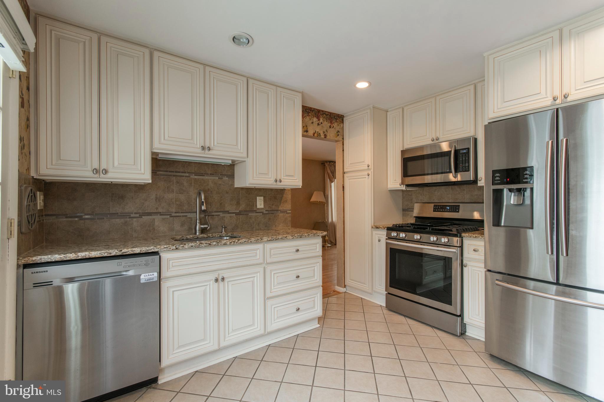 1120 Bloomdale Road Philadelphia, PA 19115 - Photo 11 of 31