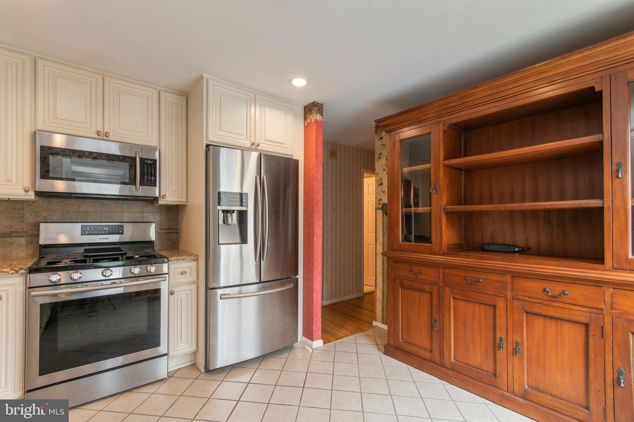 1120 Bloomdale Road Philadelphia, PA 19115 - Photo 12 of 31