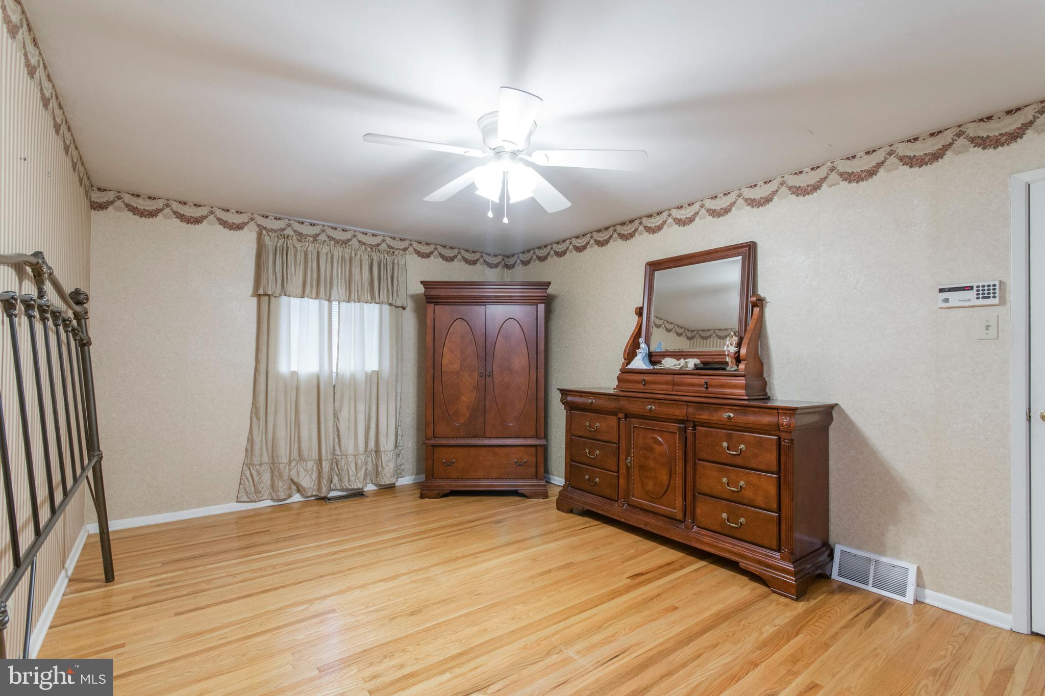 1120 Bloomdale Road Philadelphia, PA 19115 - Photo 20 of 31