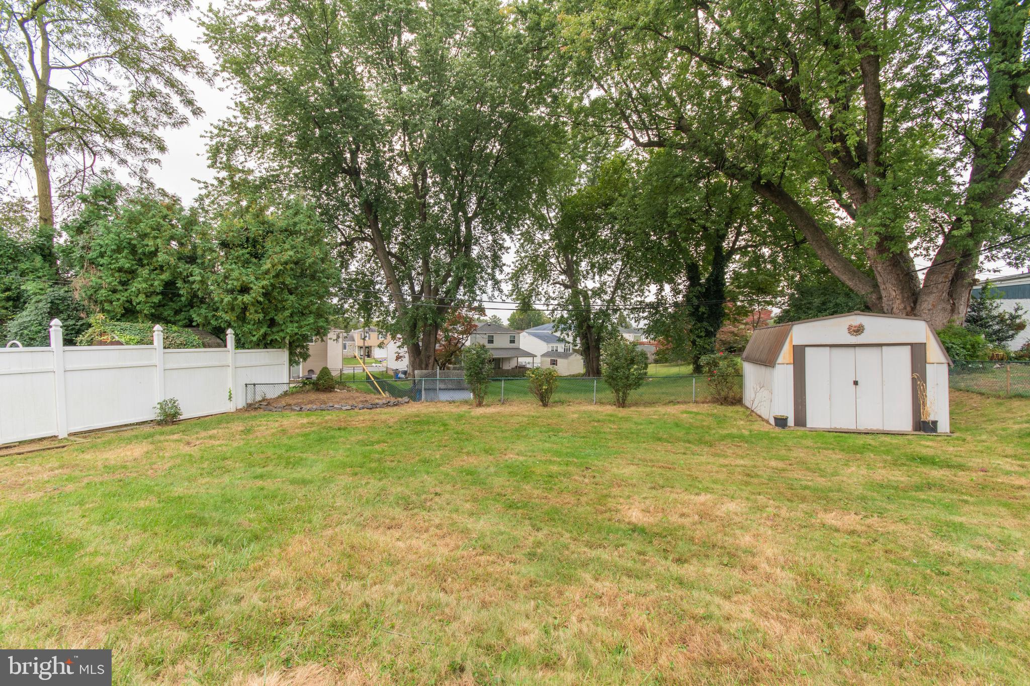 1120 Bloomdale Road Philadelphia, PA 19115 - Photo 29 of 31