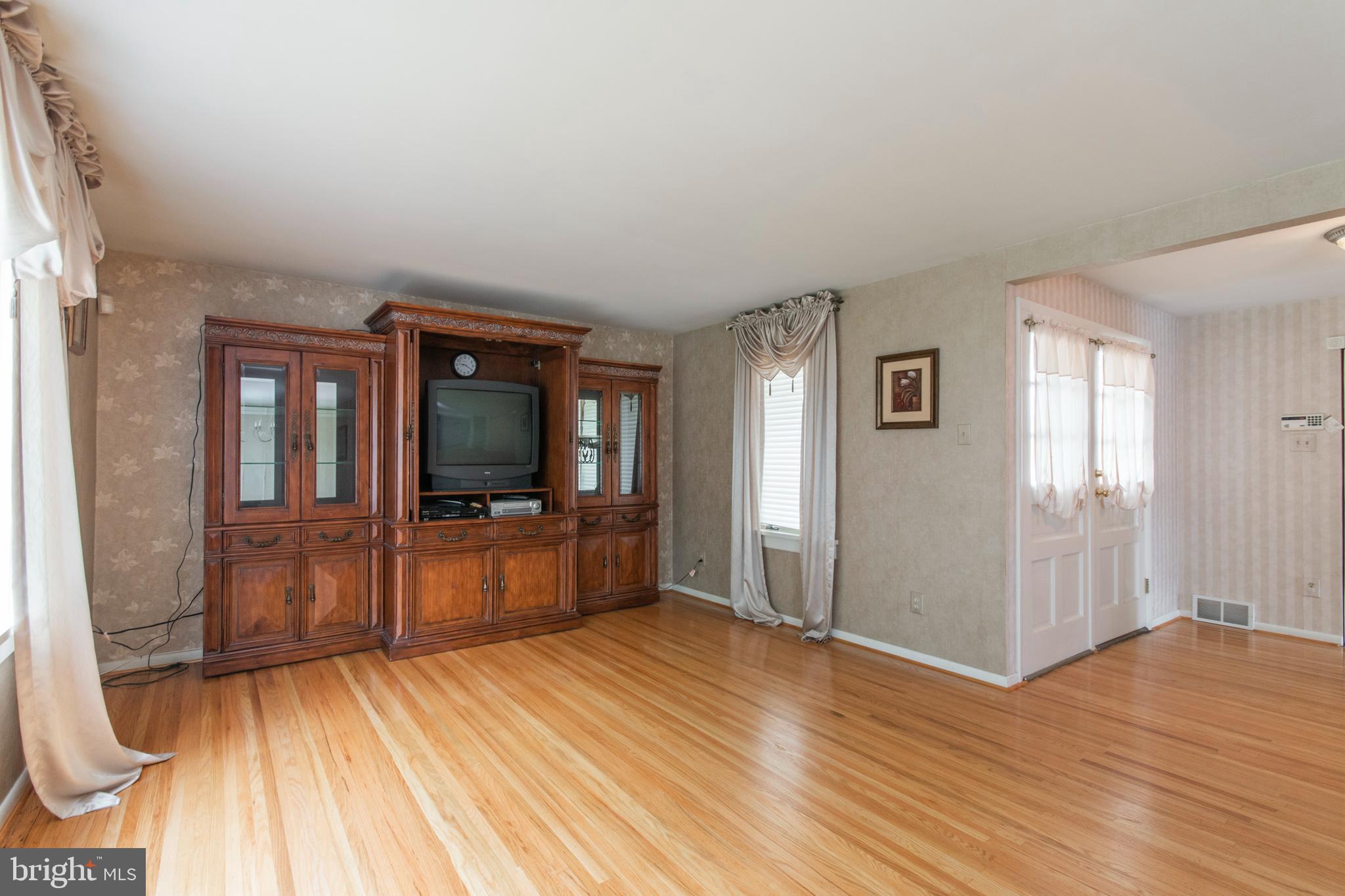 1120 Bloomdale Road Philadelphia, PA 19115 - Photo 5 of 31