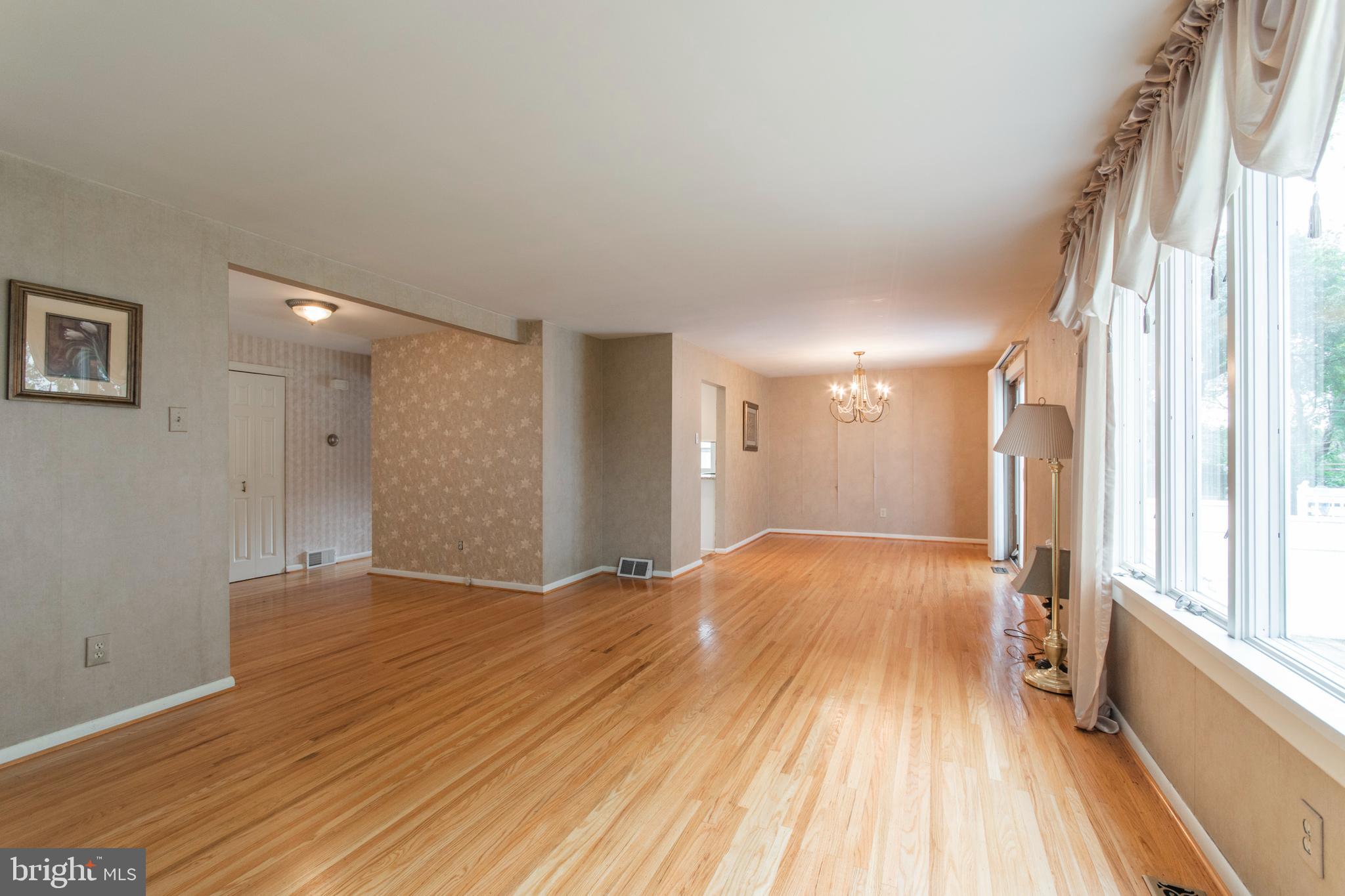 1120 Bloomdale Road Philadelphia, PA 19115 - Photo 6 of 31