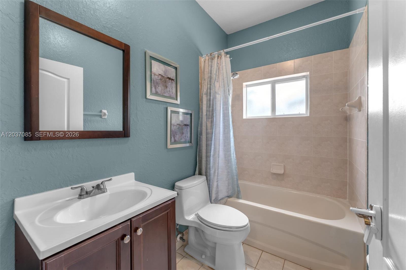 4449 Southwest 164th Path Miami, FL 33185 - Photo 12 of 40