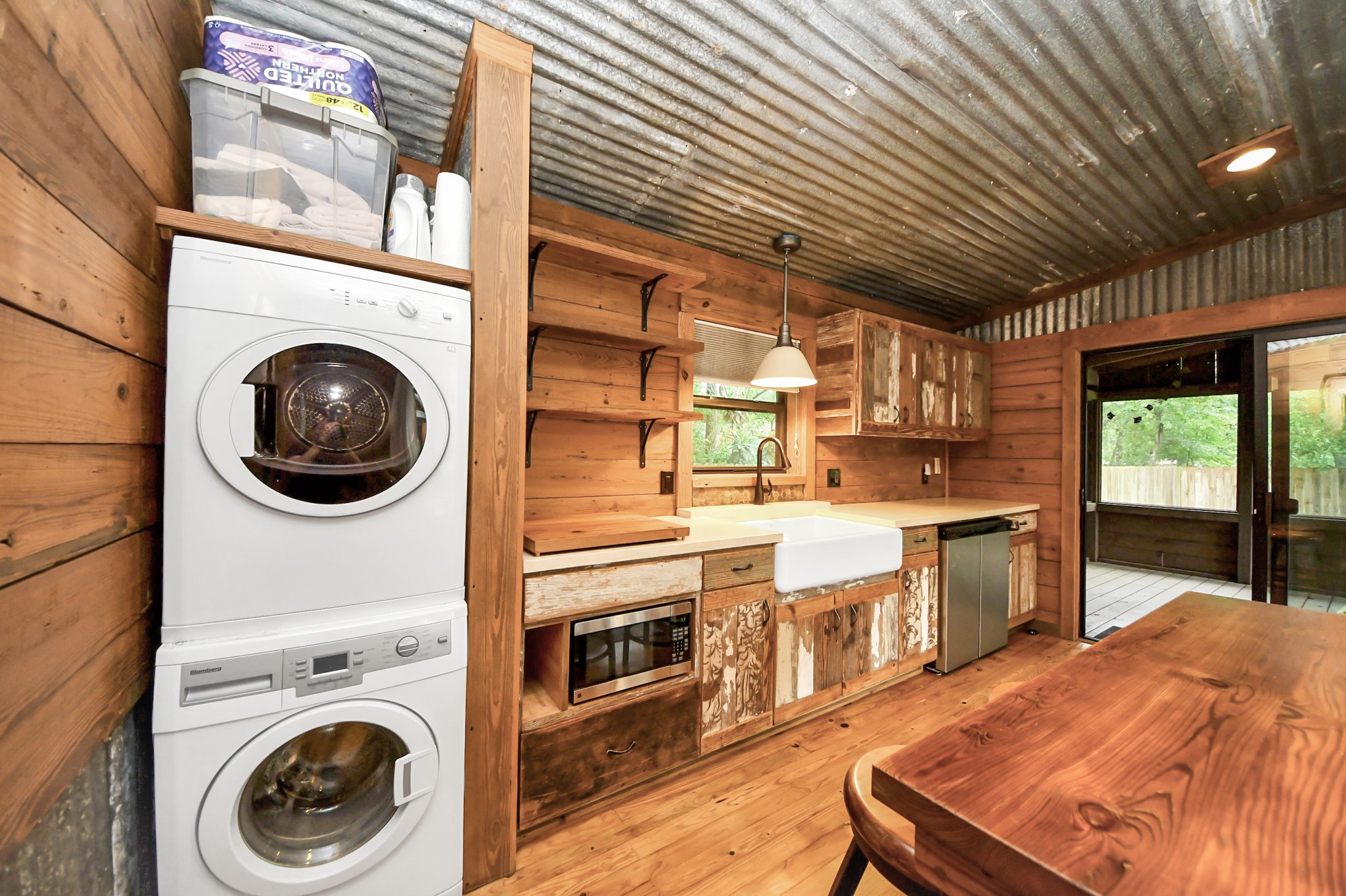 6403 Craigway Road Spring, TX 77389 - Photo 33 of 39 View of kitchenette towards screened porch