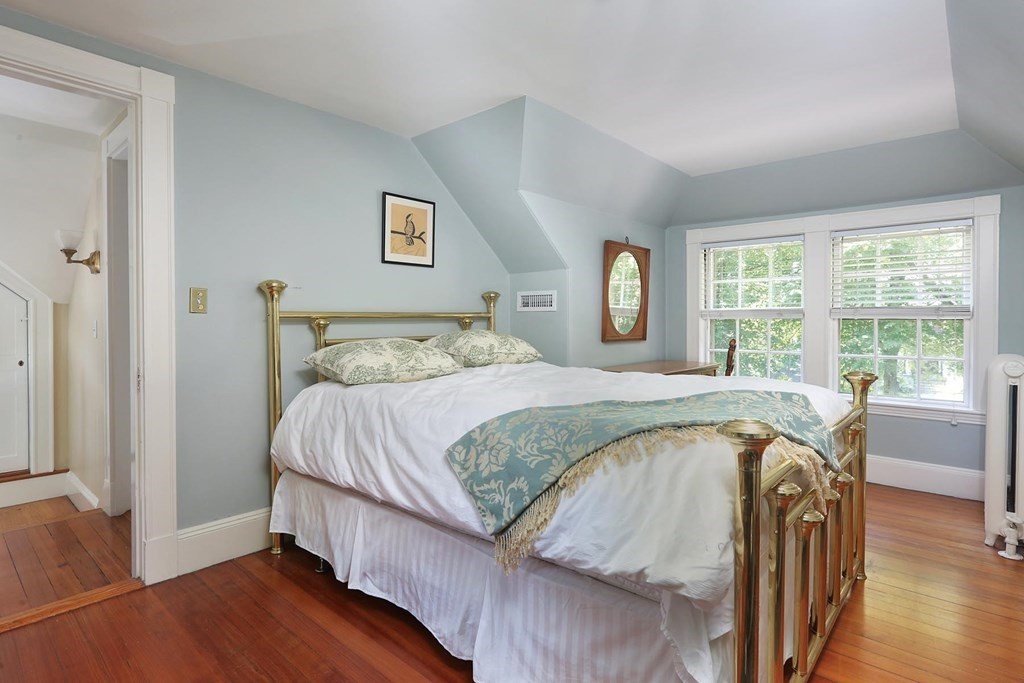125 Clinton Road Brookline, MA 02445 - Photo 16 of 25