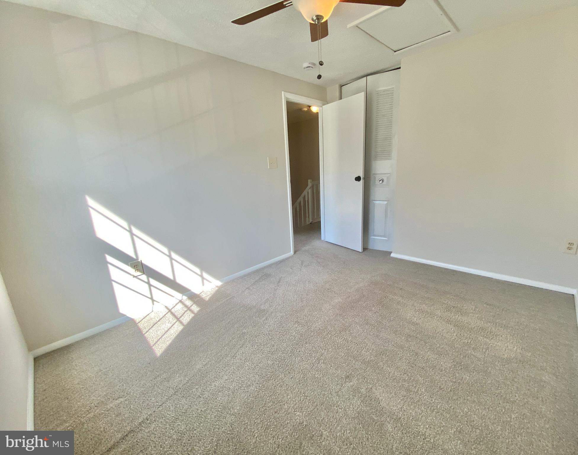 6212 Hillside Road Springfield, VA 22152 - Photo 15 of 36 Larger bedroom also with ceiling fan