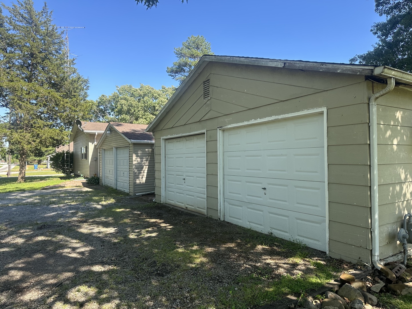 204 West Coal Street Buckner, IL 62819 - Photo 12 of 53