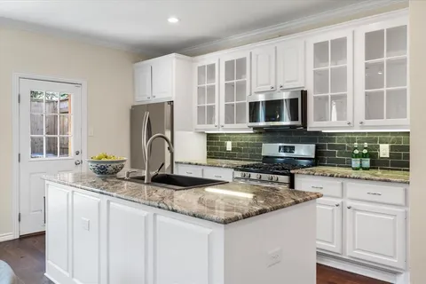 $525,000 | 5633 El Campo Avenue, Fort Worth, TX 76107