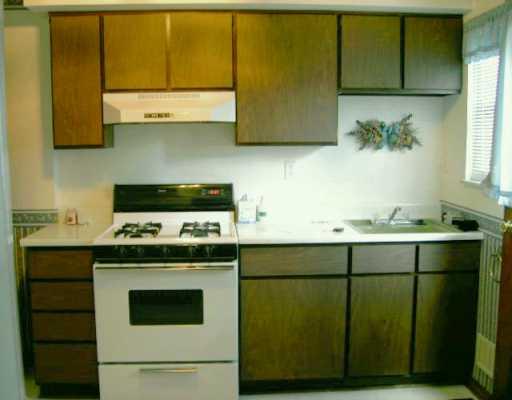 1685-2 Brodhead Road, Unit 2 Coraopolis, PA 15108 - Photo 2 of 8 Kitchen.