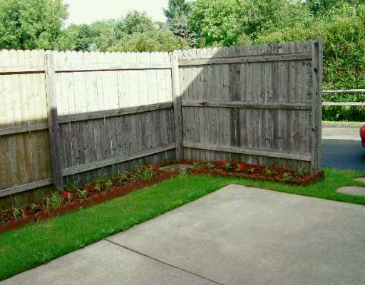 1685-2 Brodhead Road, Unit 2 Coraopolis, PA 15108 - Photo 5 of 8 Patio/Deck.
