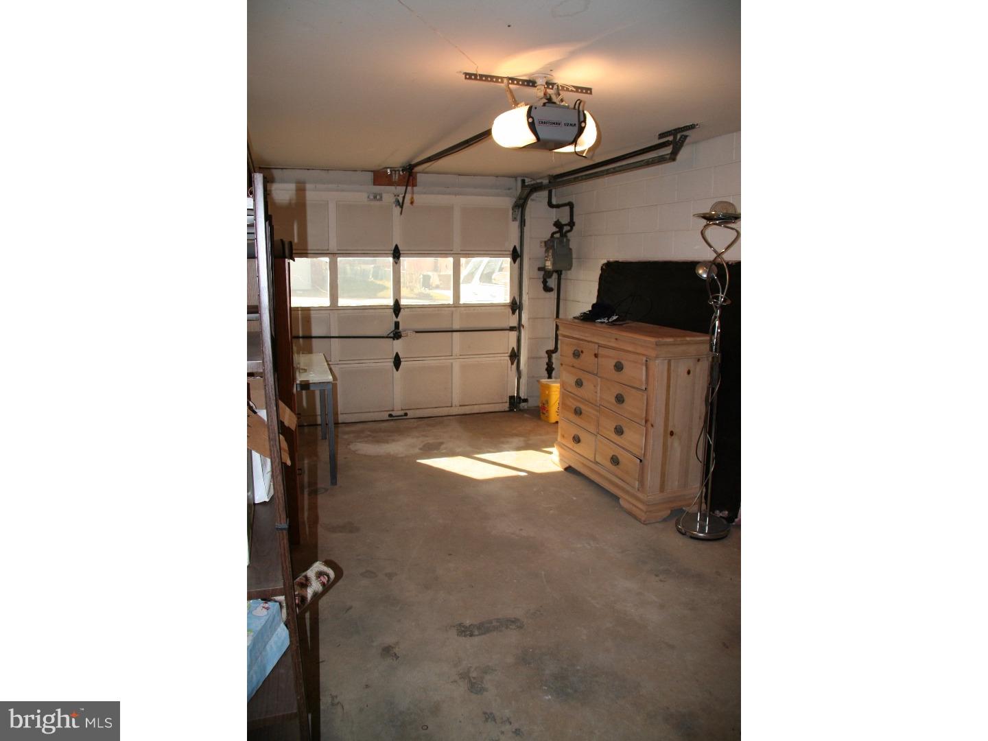 549 Selma Street, Unit A Philadelphia, PA 19116 - Photo 17 of 21 Garage