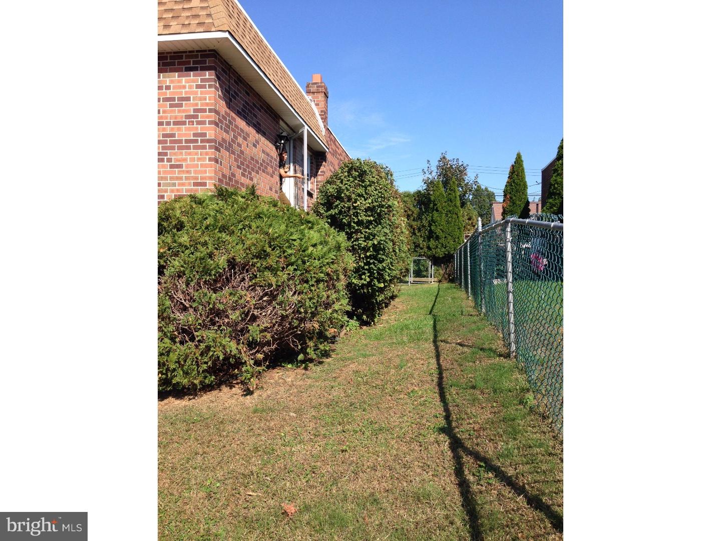 549 Selma Street, Unit A Philadelphia, PA 19116 - Photo 18 of 21 Side Yard