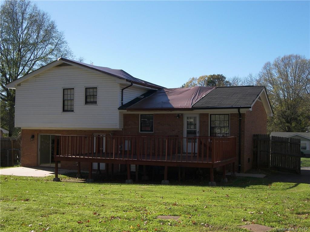 6200 Running Deer Road Charlotte, NC 28214 - Photo 16 of 17 a house view with a garden space