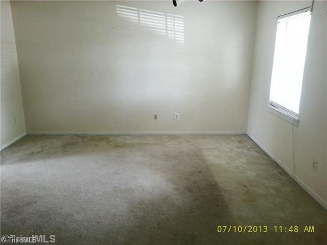 5733 Bramblegate Road Greensboro, NC 27409 - Photo 5 of 5 2nd Bedroom.