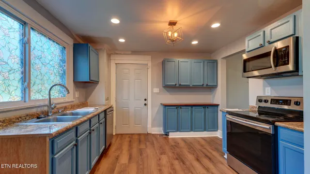 $335,000 | 1619 Beaumont Avenue, Knoxville, TN 37921