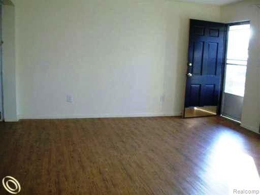 2810 West 13 Mile Road Royal Oak, MI 48073 - Photo 12 of 16
