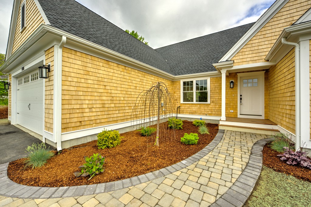 118 Abbey Gate Road Barnstable, MA 02635 - Photo 2 of 27
