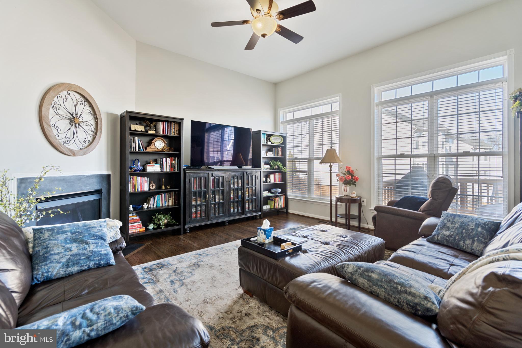 16167 Radburn Street Woodbridge, VA 22191 - Photo 6 of 36 Gallery Image 6