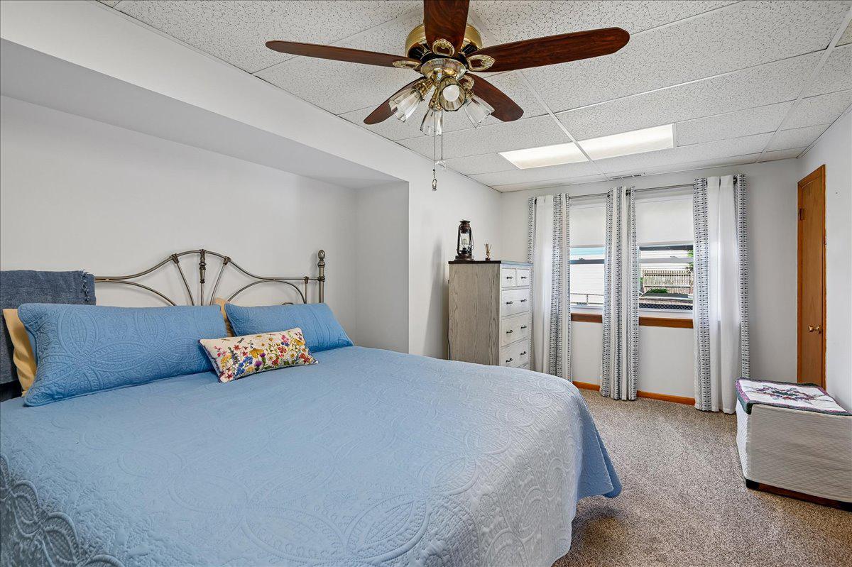 1731 Tacoma Road Edgewater, MD 21037 - Photo 31 of 59 Primary bedroom with natural light.