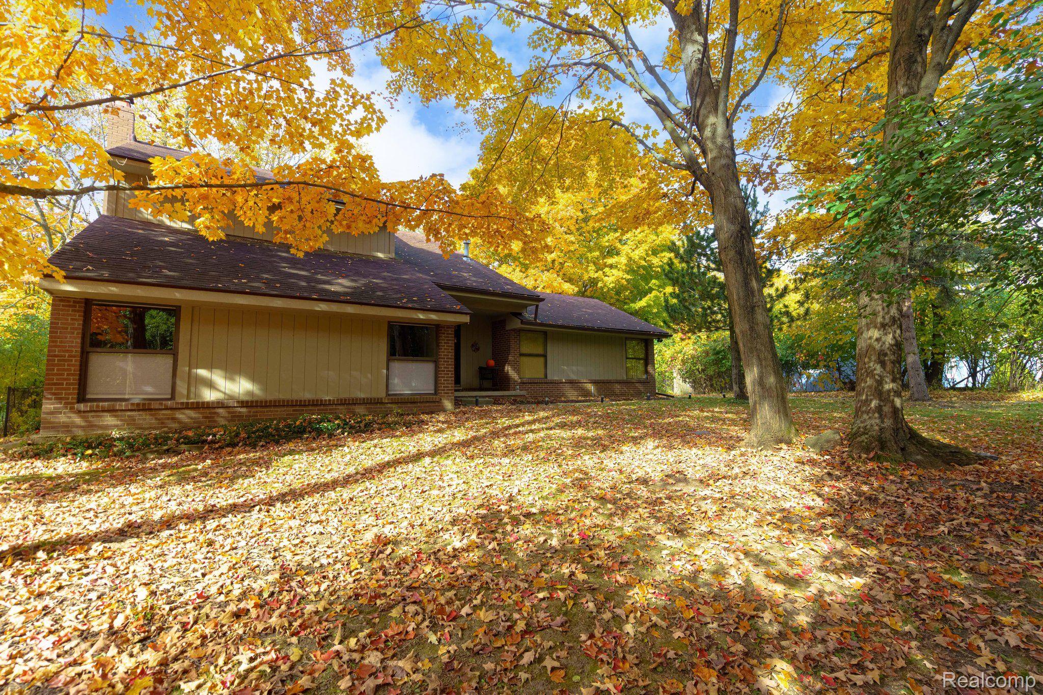 6930 Drake Road West Bloomfield, MI 48322 - Photo 3 of 57 Gallery Image 3